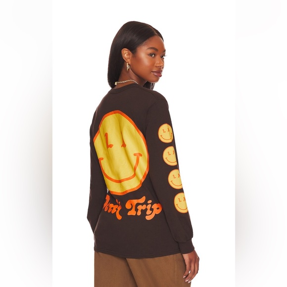 Free & Easy Unisex long sleeve T-shirt brown, size large, brand new / never worn - Picture 5 of 9